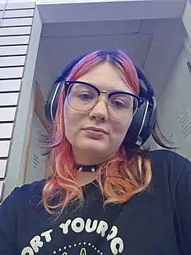 ScarletNova7 élő XXX-chatje