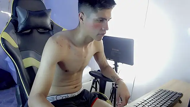 Ascii_one Live XXX Chat