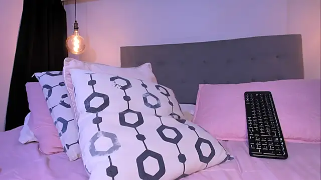 Naomi_Doll_ Adlı Modelin Canlı XXX Sohbeti