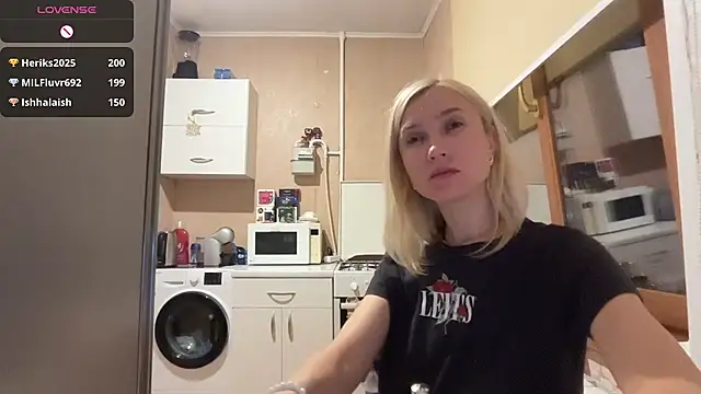 AngelJeniのライブXXXチャット