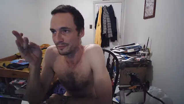 JohnnyMoves' Live XXX Chat