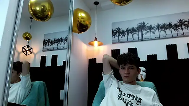 trevor_mob Adlı Modelin Canlı XXX Sohbeti