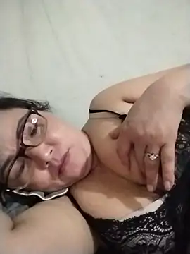 NAAYA8190n Live XXX chat