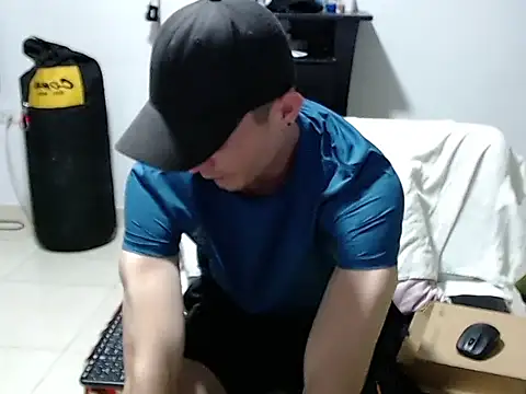 Zac_Efront Live XXX Chat
