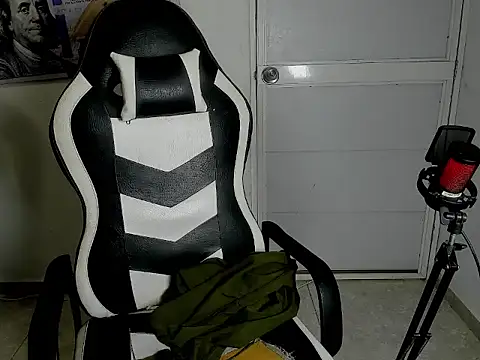 Онлайн чат XXX master_badboy
