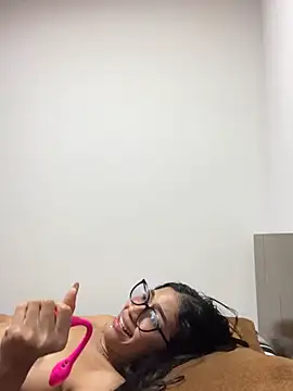 Tyla_Ks – Naživo XXX chat