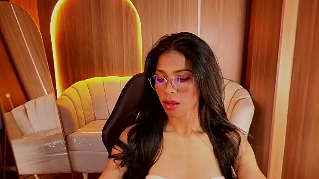 Alina_b_のライブXXXチャット