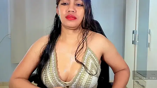 Chat +18 de FannyXhot ao vivo