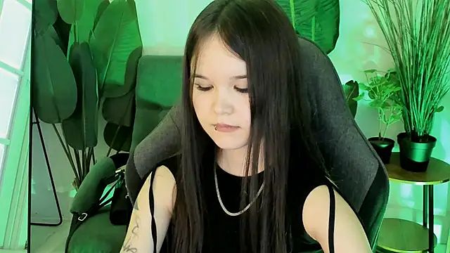 Elainebeness Chat XXX in diretta