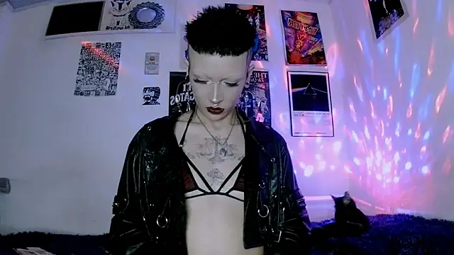 plutonbluemooon333's Live XXX Chat