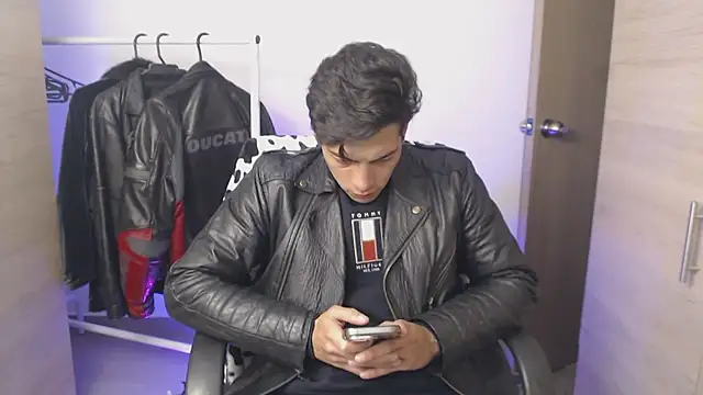 chomelo6 Chat XXX in diretta