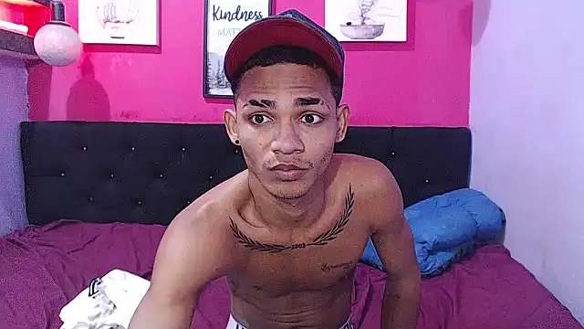 black_twinks 现场XXX聊天