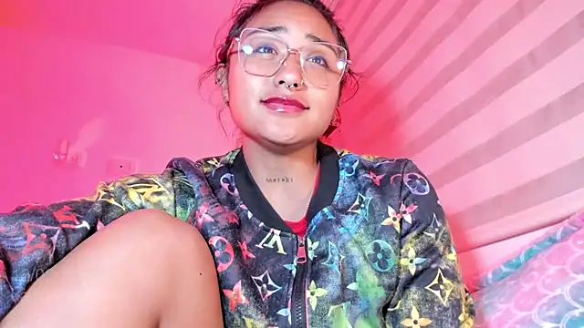 Katharina_Lopez Adlı Modelin Canlı XXX Sohbeti