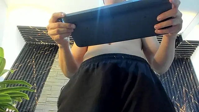 Chatroom XXX en direct de Lander_Cruz