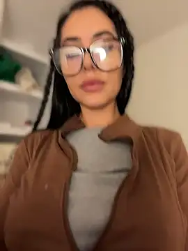_Nina_1 Adlı Modelin Canlı XXX Sohbeti