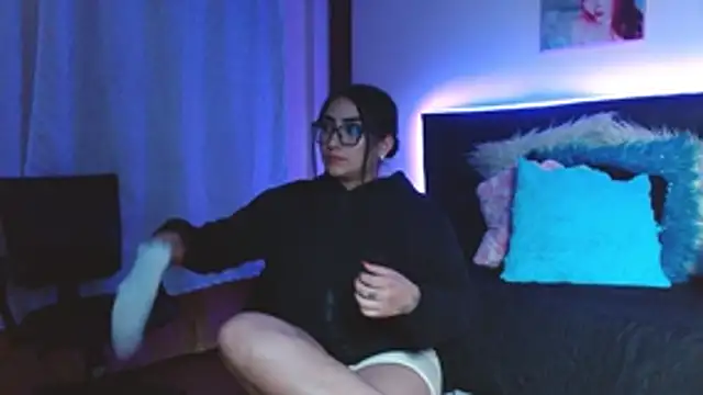 SeleneMore Chat XXX live