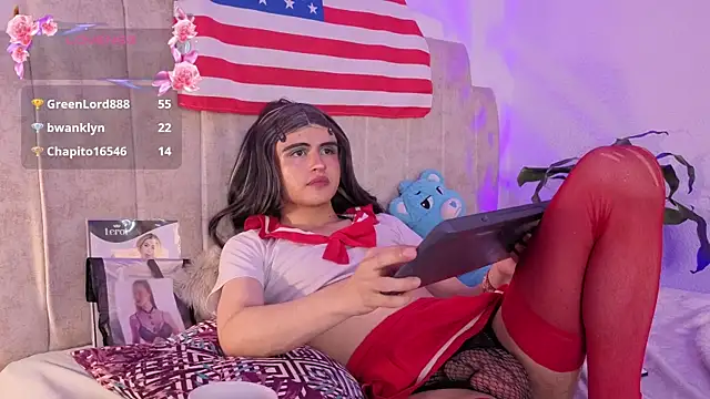 Emilly-hall XXX чат на живо