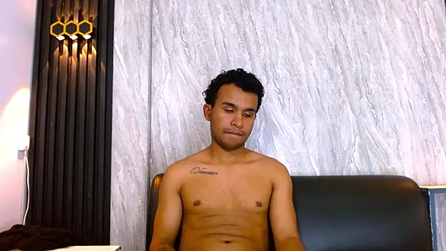 Brandon_Mark_ Live XXX Chat