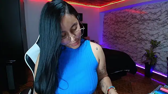 Camila_IRoose's Live XXX Chat
