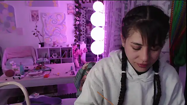 Hellen_dumont Chat XXX in diretta