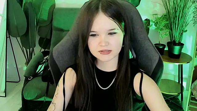 Elainebeness Chat XXX in diretta