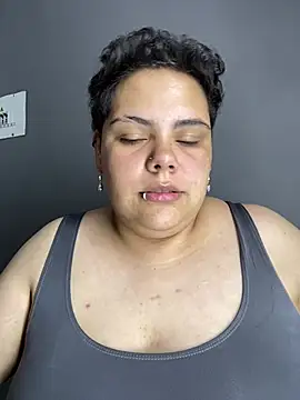 Czat XXX na żywo – Hailey_Curvy