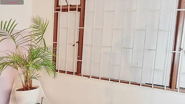 Zara_Firen Live XXX chat