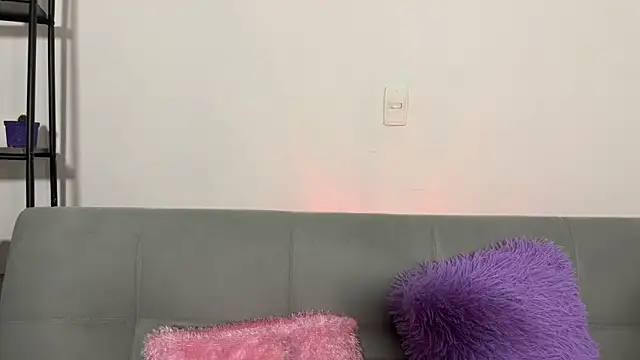 Chat +18 de Ariiana_Jones ao vivo