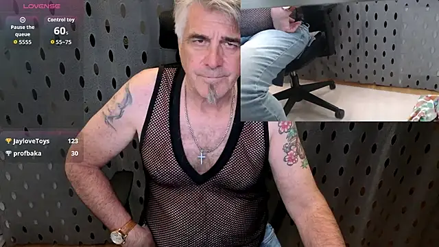 Budapest1958's Live XXX Chat