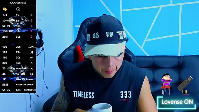 KevinSanchez420 live XXX chat