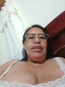 Chat XXX en directo de Emilif_