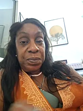 Chat +18 de EbonyBlue-x ao vivo