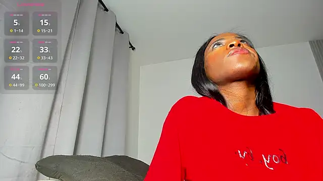 caroline_tovar's Live XXX Chat