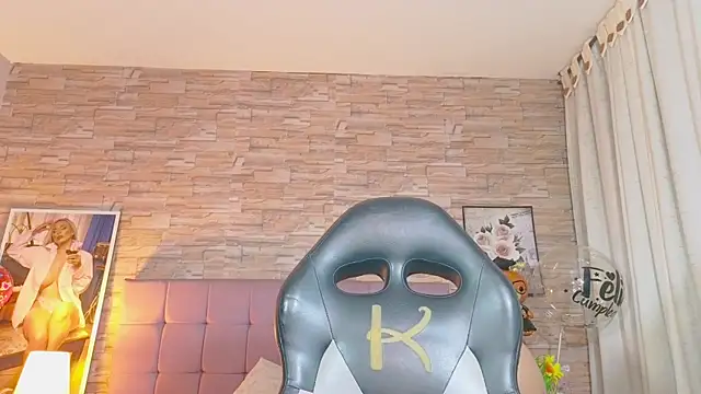 XXX chat uživo modela katalinahell2