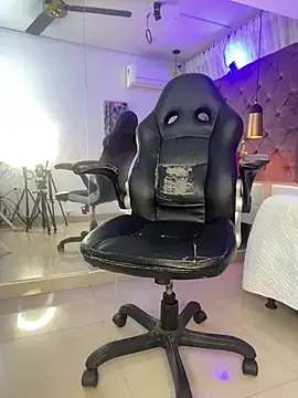 XXX chat uživo modela Auri__