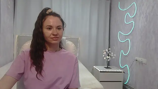 Онлайн чат XXX KaraCriegs