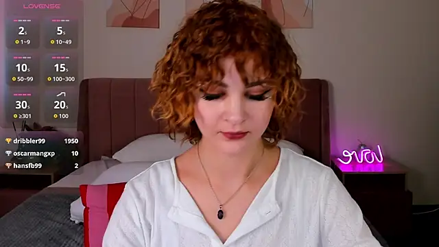 Kira__Fluffy Live XXX Chat