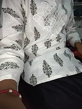 Chat +18 de RASHMI_Lave ao vivo