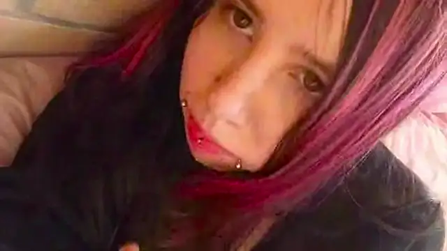 IronicBucklen Live XXX chat