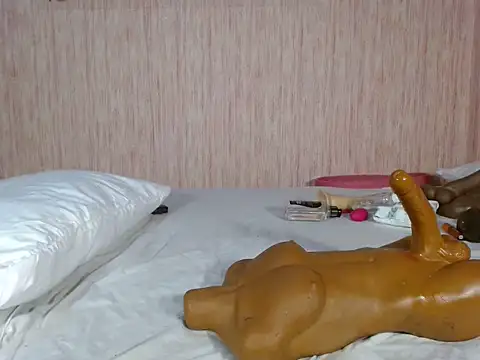 KissesByNyra 现场XXX聊天