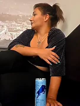 Hausverbot3's Live XXX Chat