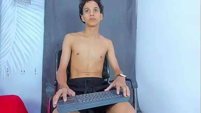 LatinPrince_ – Naživo XXX chat