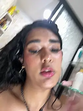 Czat XXX na żywo – EmmaRoux_