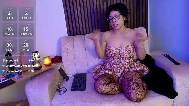 Chatroom XXX en direct de Laena_Castillo