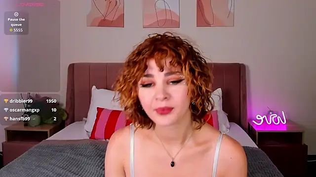 Kira__Fluffy's Live XXX Chat