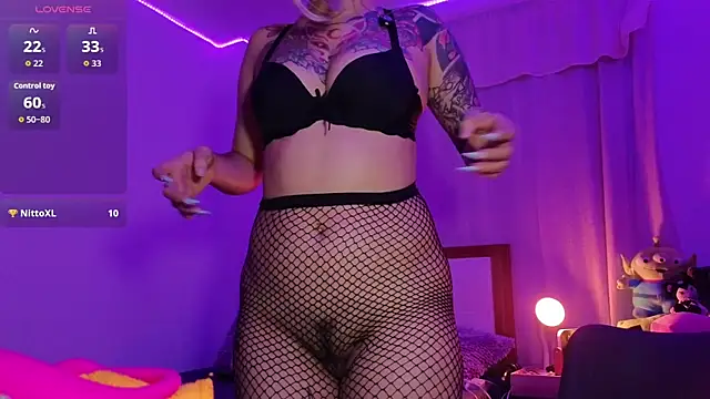 Kittyhelll_ Adlı Modelin Canlı XXX Sohbeti