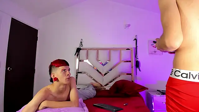 Demian_Salvatoire Adlı Modelin Canlı XXX Sohbeti