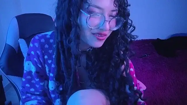 Онлайн чат XXX ShySheep_