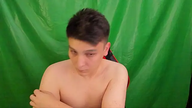 Justin_time111 élő XXX-chatje