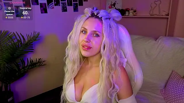 _amymoore_'s Live XXX Chat